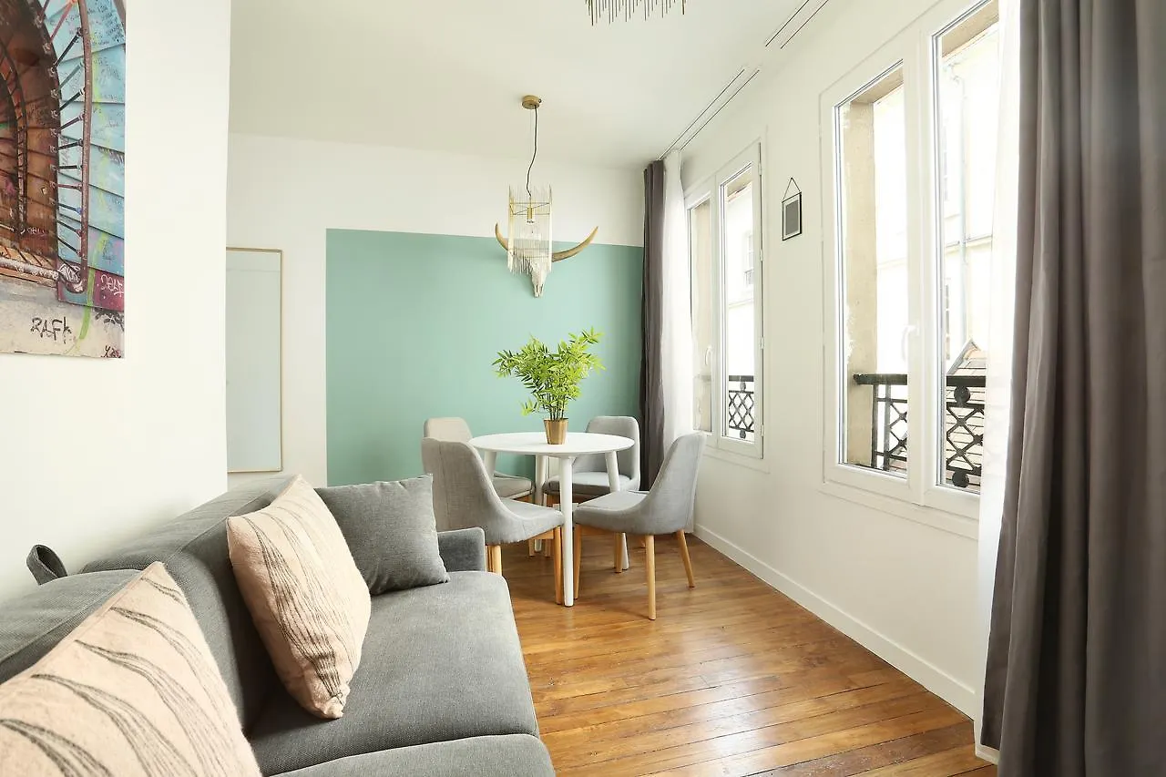 Rent A - Meslay Apartment Paris