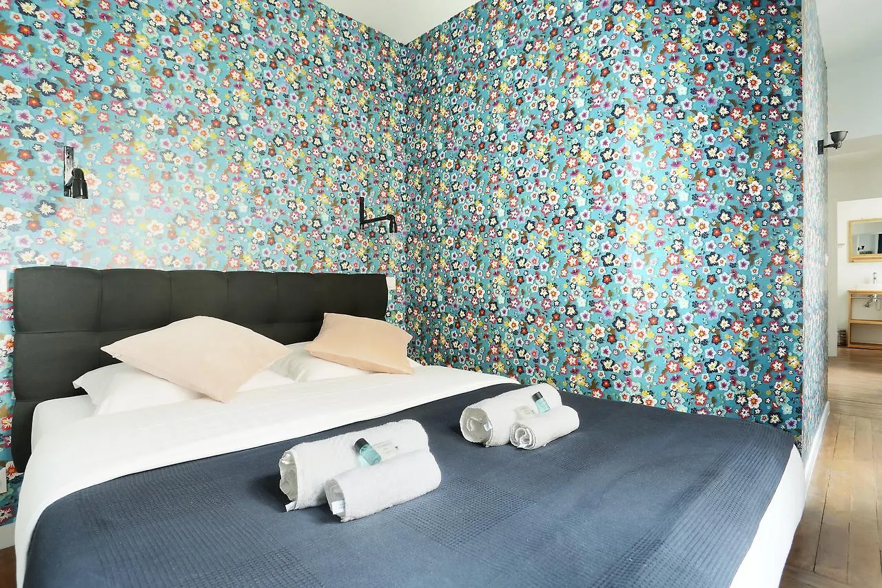 Apartment Rent A - Meslay Paris