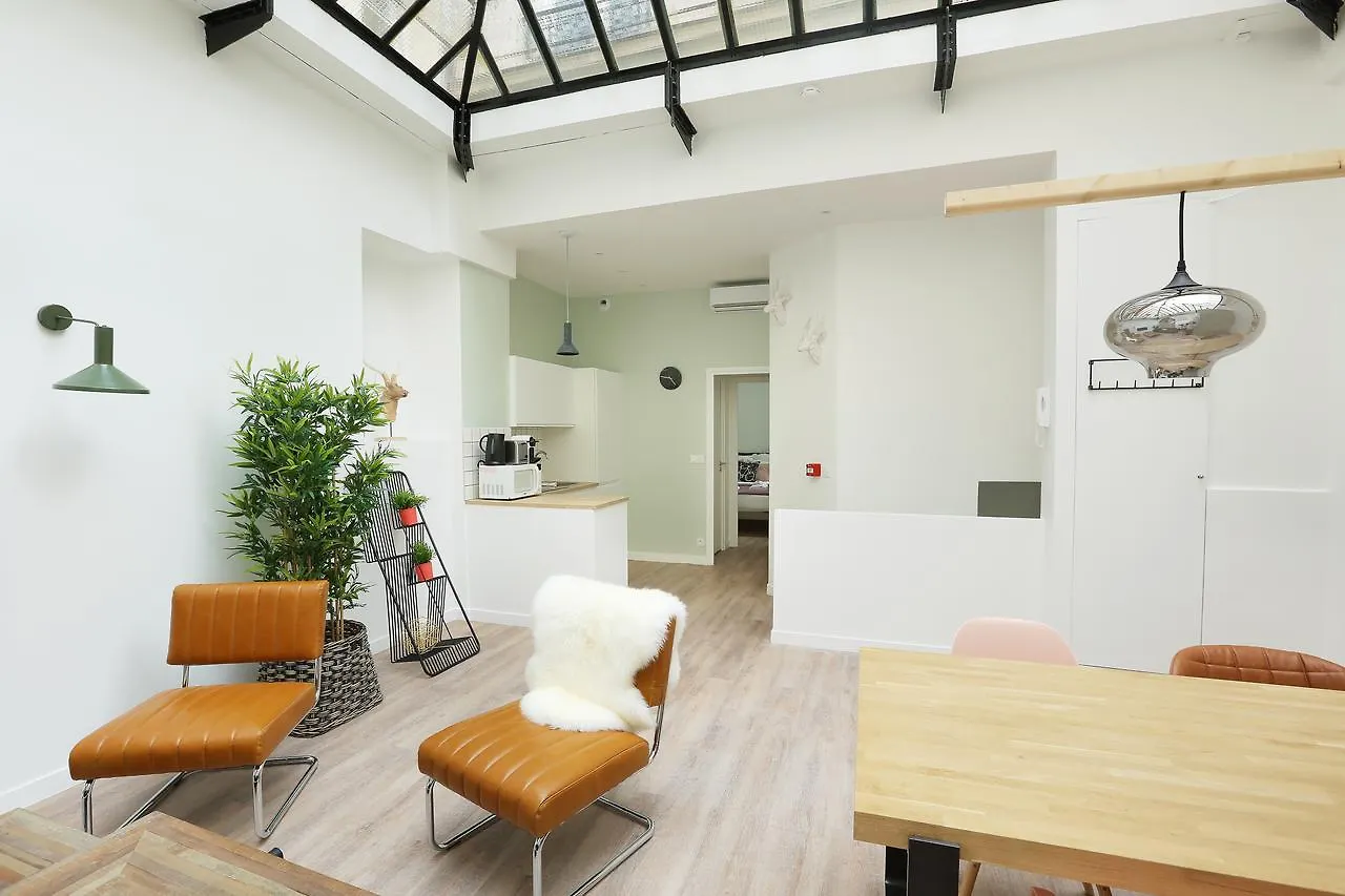 Apartment Rent A - Meslay *