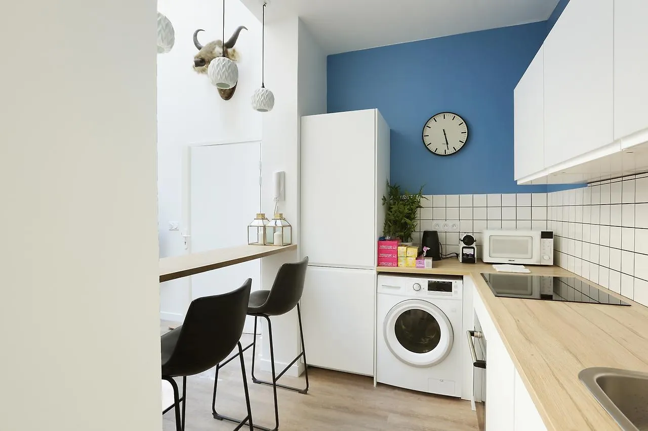 Rent A - Meslay Apartment *