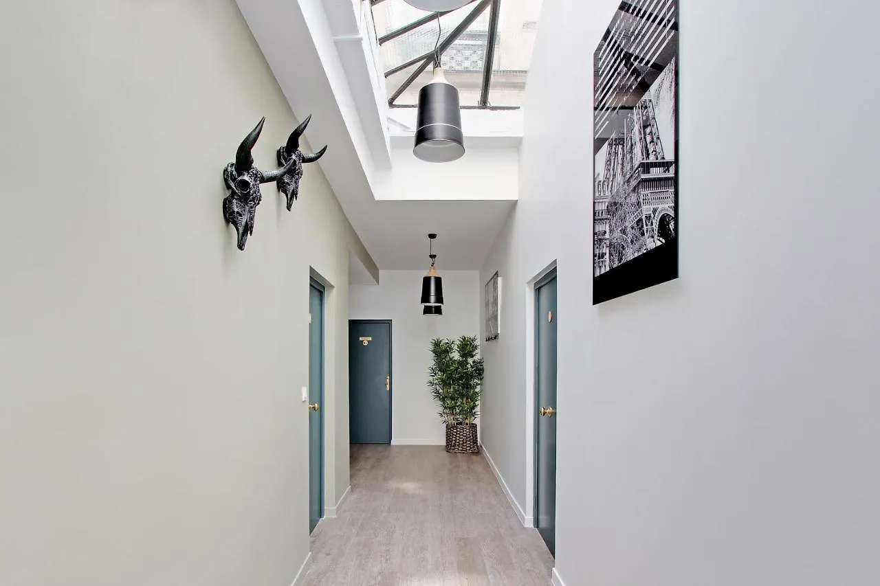 Apartment Rent A - Meslay Paris