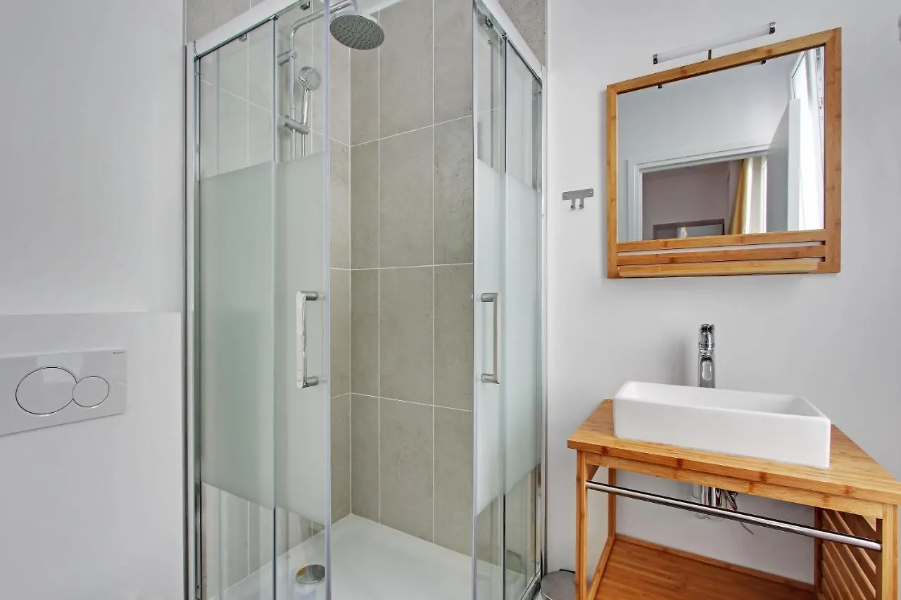 Rent A - Meslay Apartment Paris