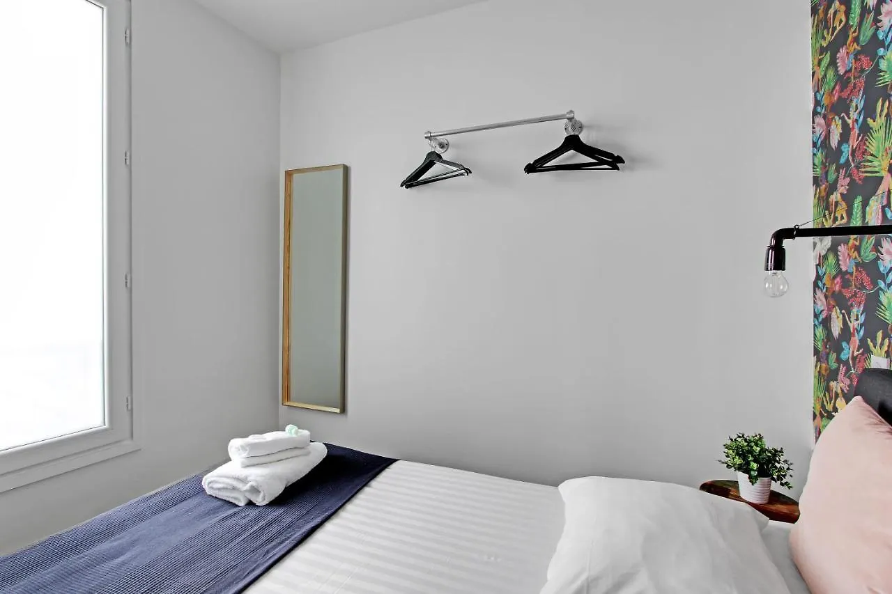 Apartment Rent A - Meslay Paris